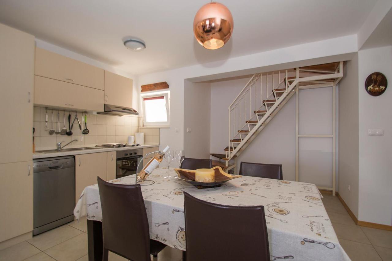 Oasis Blue Apartment กอร์จูลา ภายนอก รูปภาพ