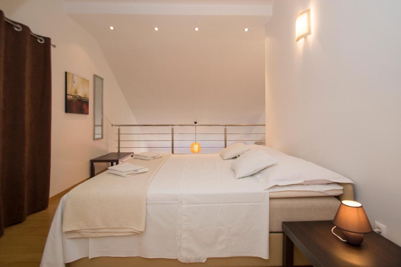 Oasis Blue Apartment กอร์จูลา ภายนอก รูปภาพ